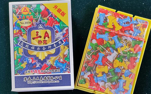 新疆扑克批发采购指南与产品质量识别要点解析